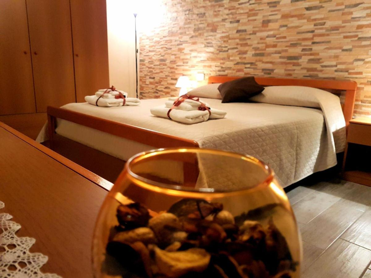 Bed and Breakfast Il Vicoletto Frascineto Екстер'єр фото