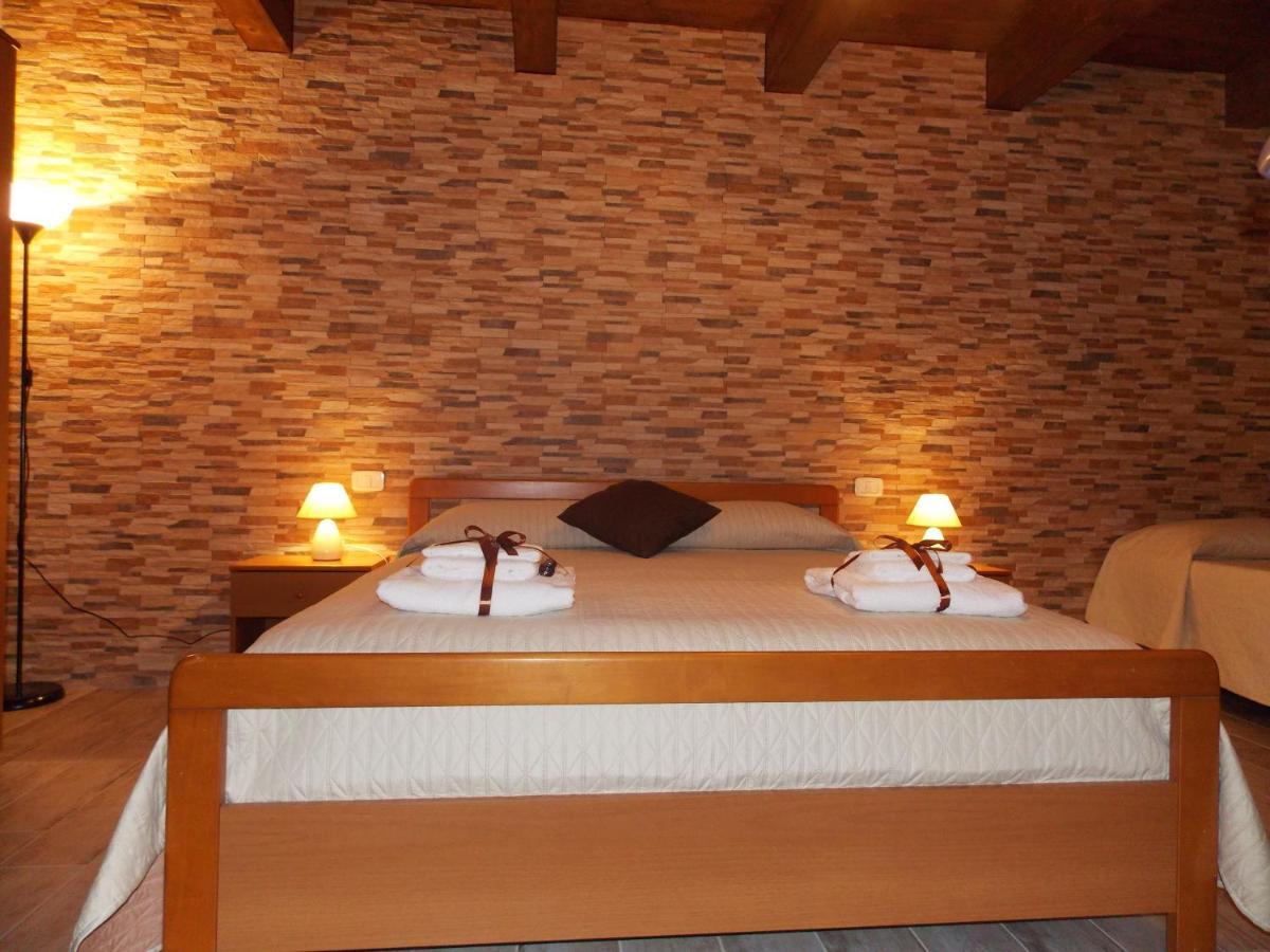 Bed and Breakfast Il Vicoletto Frascineto Екстер'єр фото